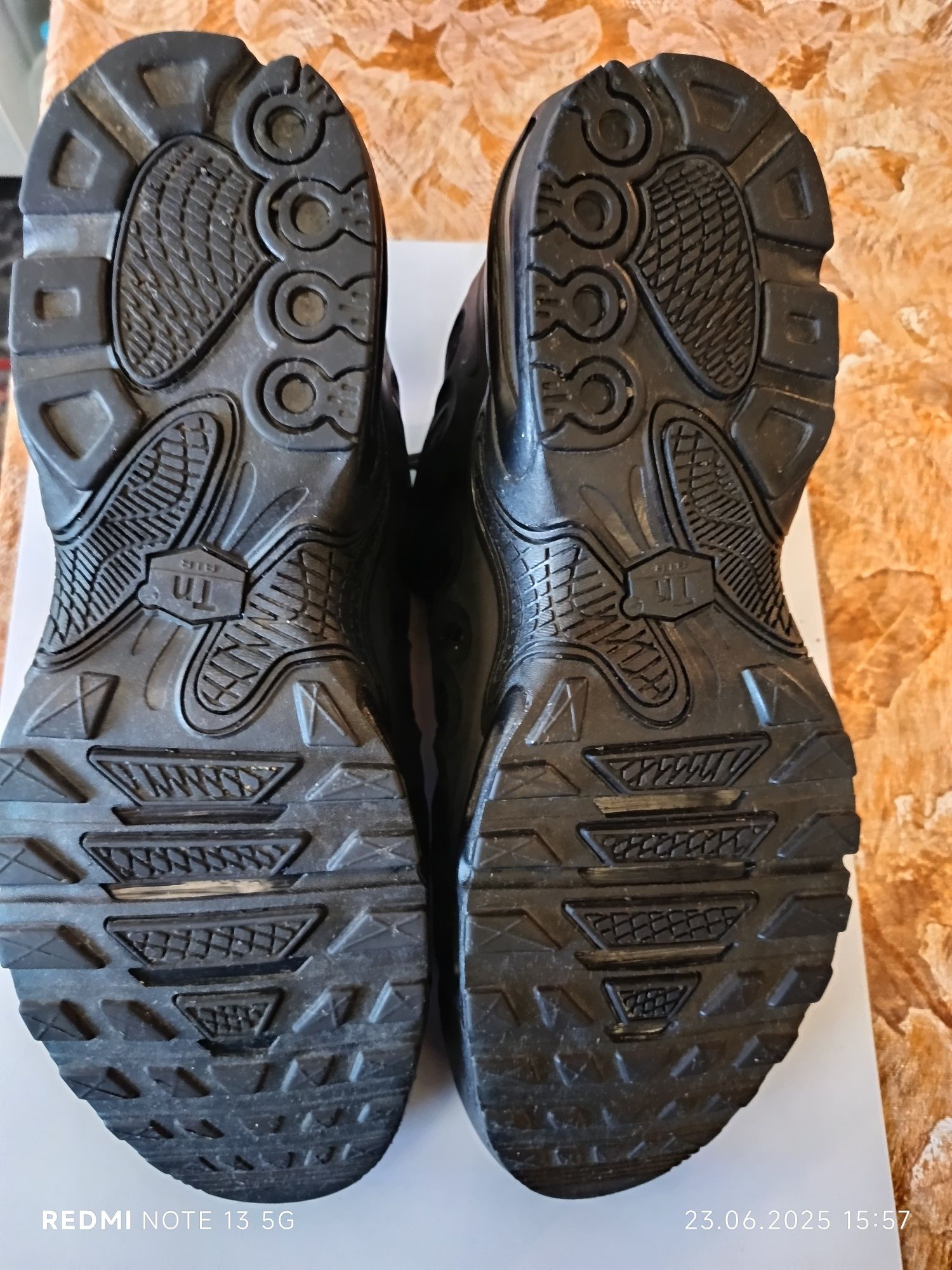 Продават се нови маратонки , Nike