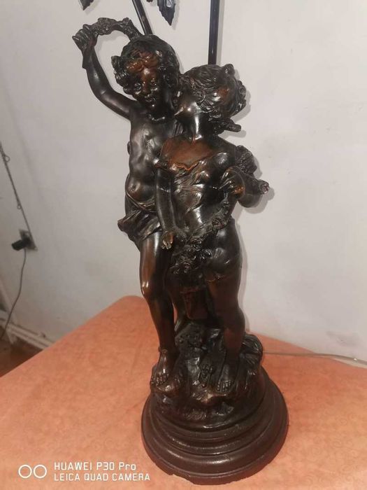 Statuie veioza cu doua brate