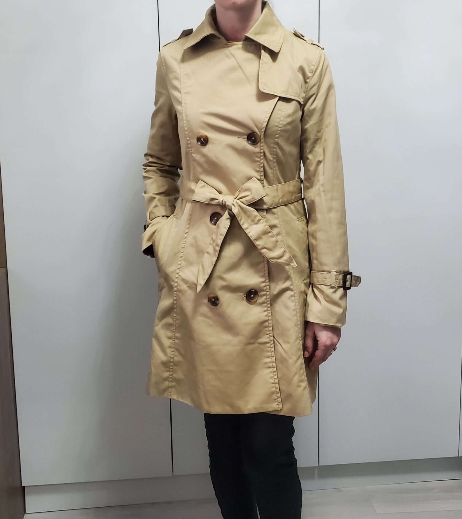 Vând trench damă H&M