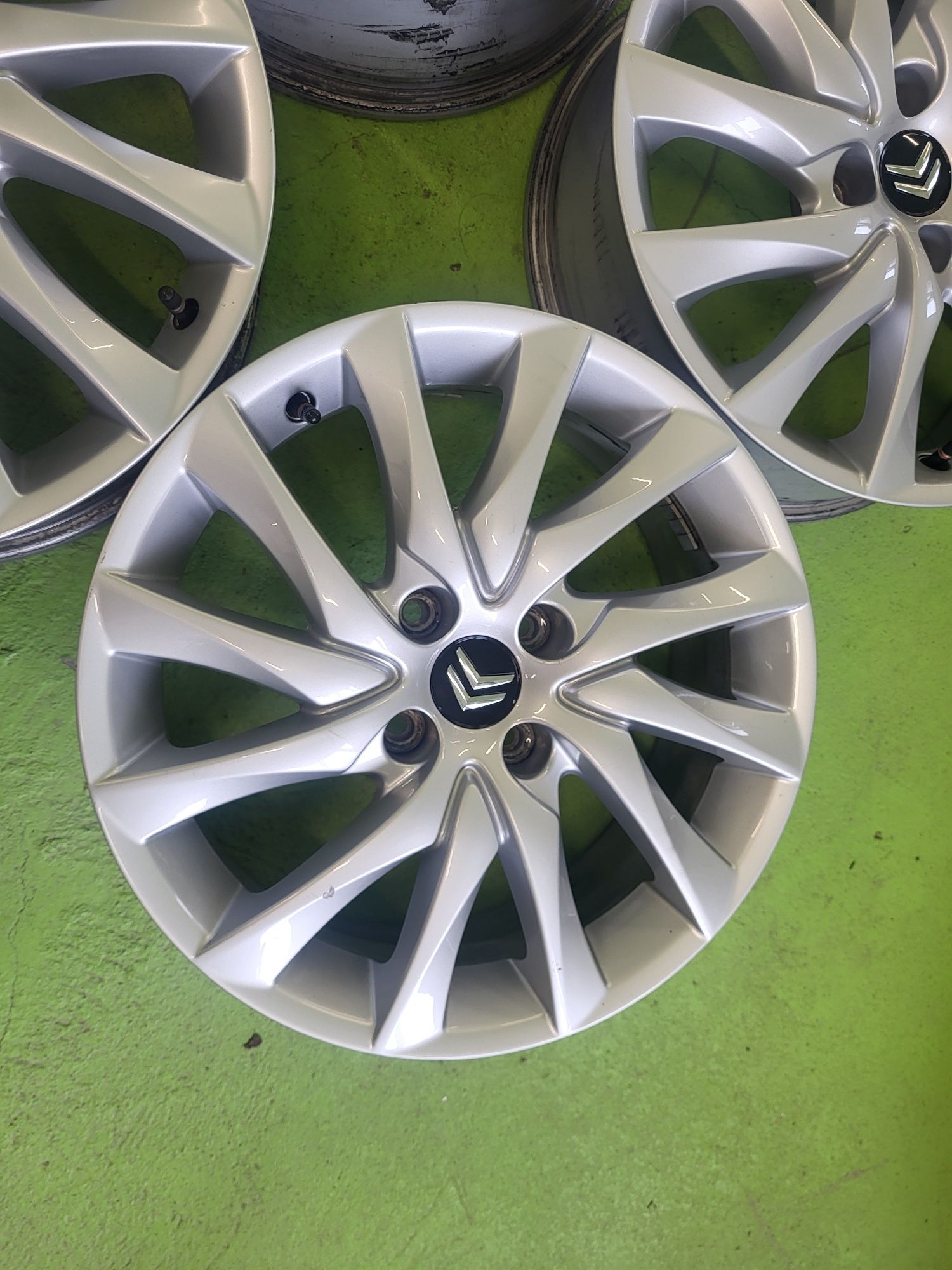 17 4x108 Citroën Peugeot лети джанти 4х108