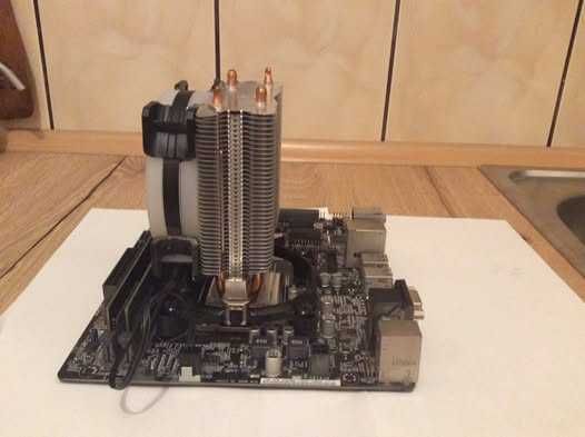 Vand placa de baza cu procesor si ram + cooller+ hdd