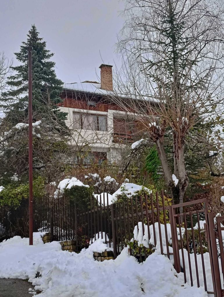 Продава се Къща в с. Джурово, Област София-област - 292 кв.м за 429 €/кв.м - Снимка #1