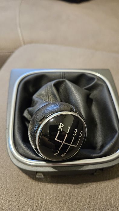 Волан VW три лъча в идеално състояние! И топка за скоростен лост.