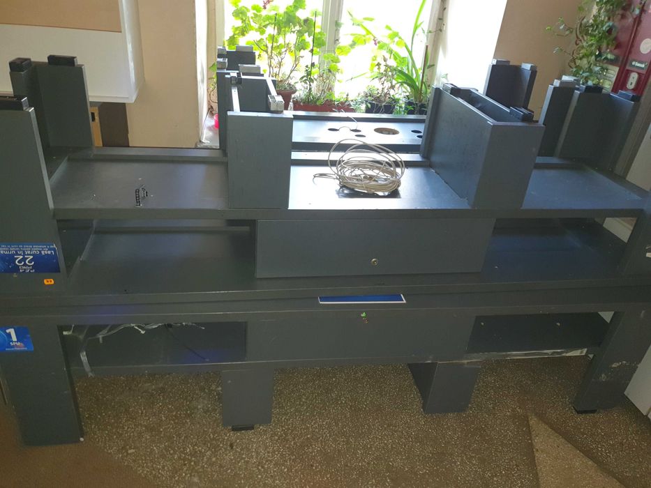Masa  235 cm lungime , 66 cm latime
