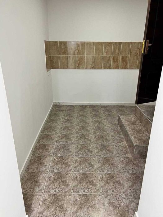 ул.Новомосковская цокольное помещение  100 м² ремонт есть 1-линия