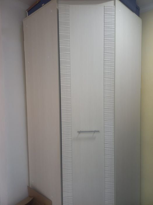 Продам шкаф угловой