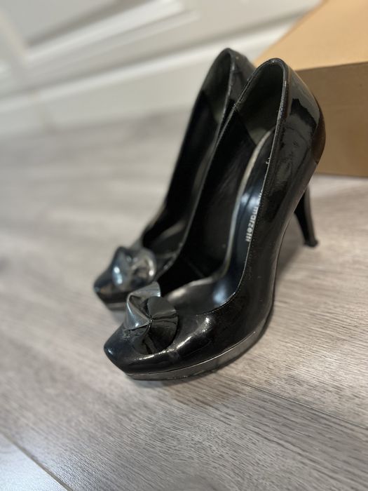 Женские туфли черные, белые 38 р