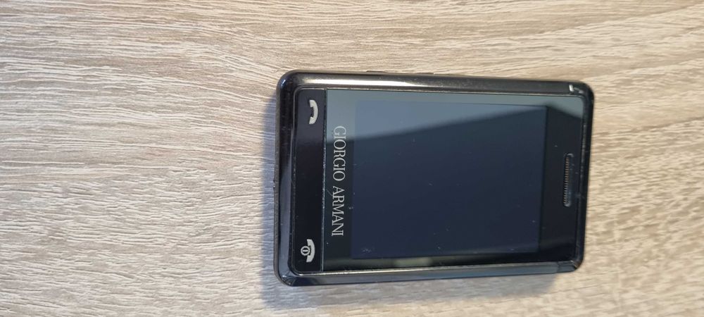 Telefon mobil Samsung P520 Giorgio Armani de colecție
