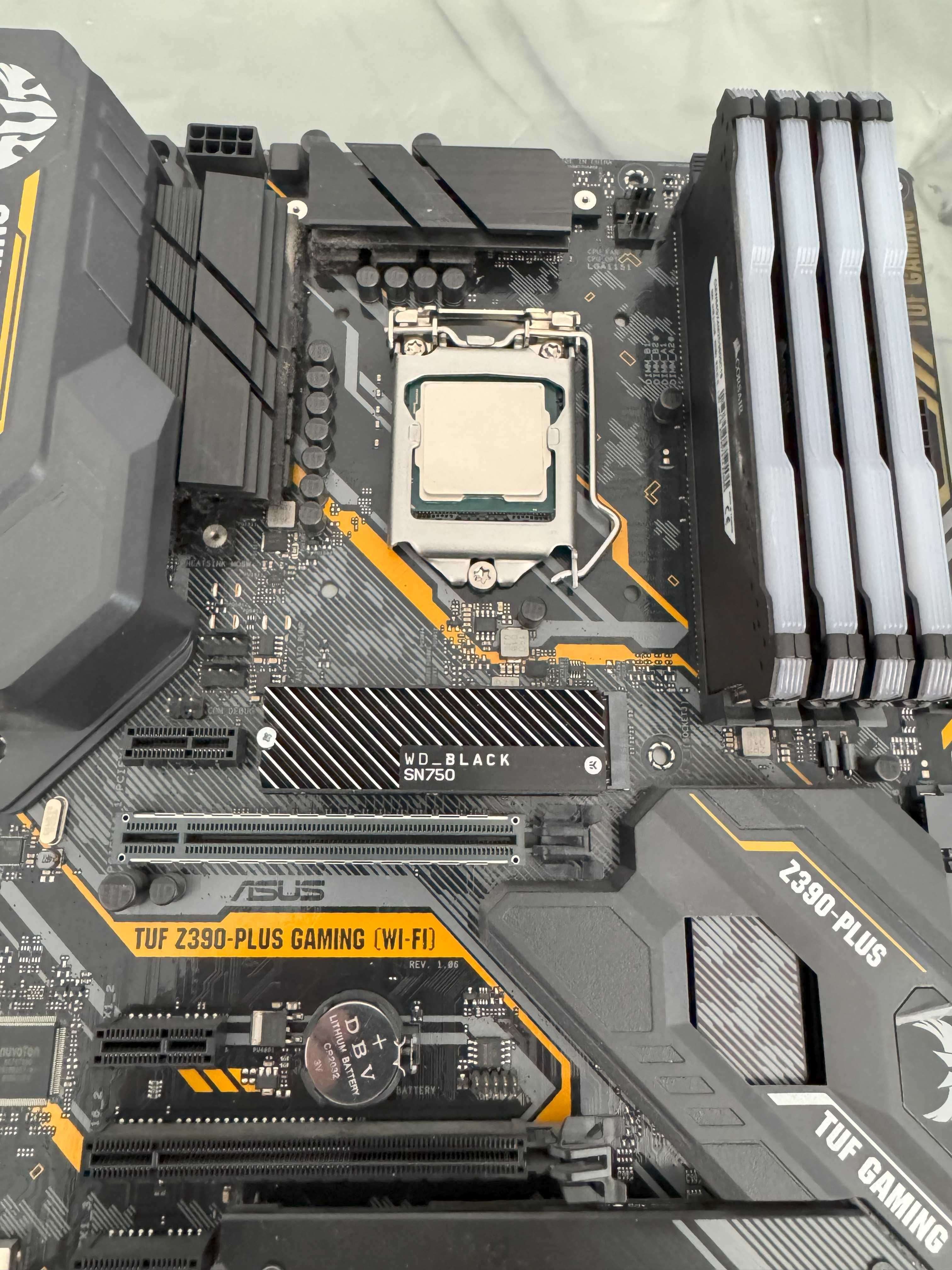 Продавам компютърна конфигурация с Intel Core i9-9900K CPU на части