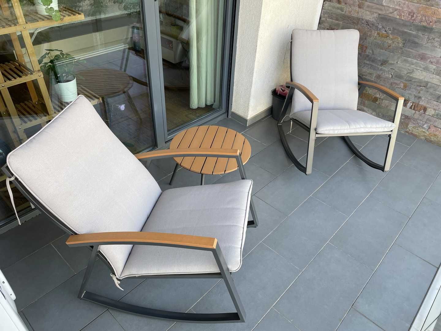 Set mobilier balon/terasa/gradina - balansoare + masuta