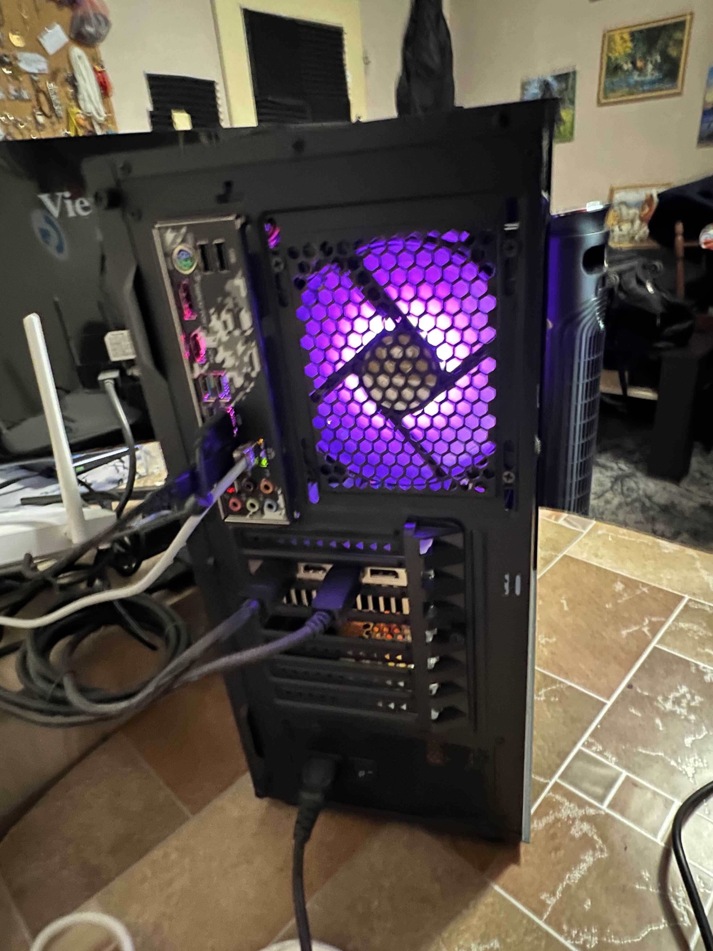 Геймърски компютър с RX 5700 XT + 48GB RAM