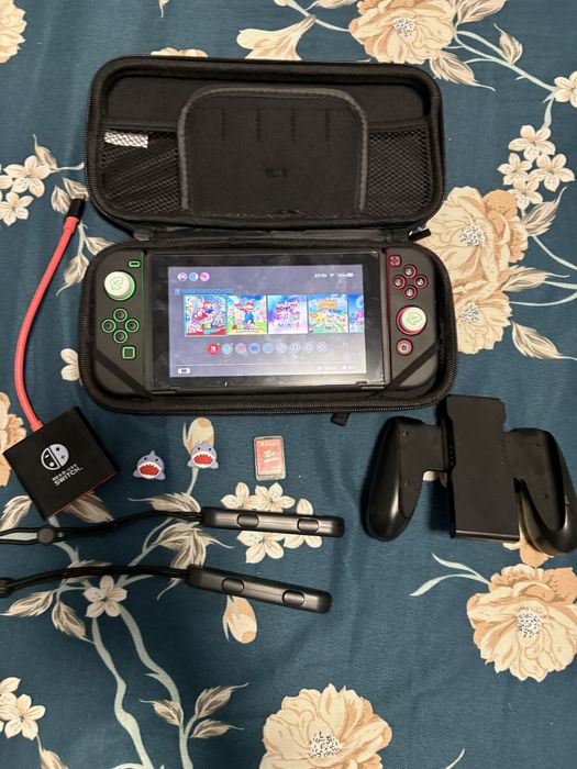 Nintendo Switch Toate accesoriile+ 4 Jocuri Populare