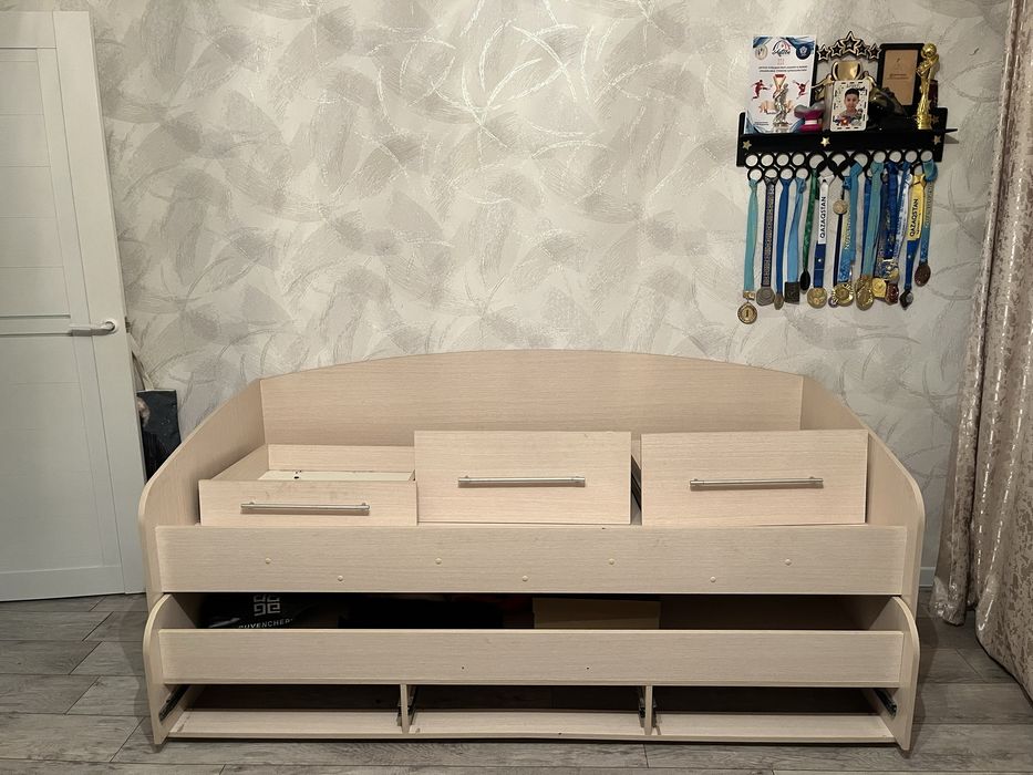 Продам детскую кровать