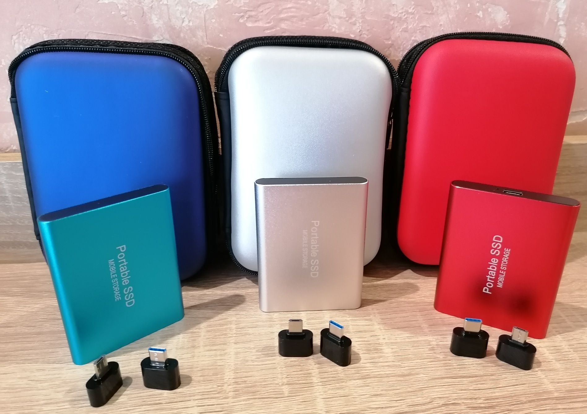 Външна памет 1TB(1000gb) + преходници за смартфон + несесер