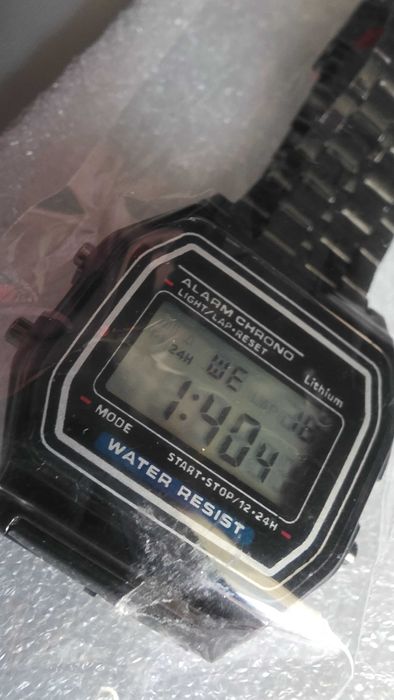 Ceas electronic retro, nou