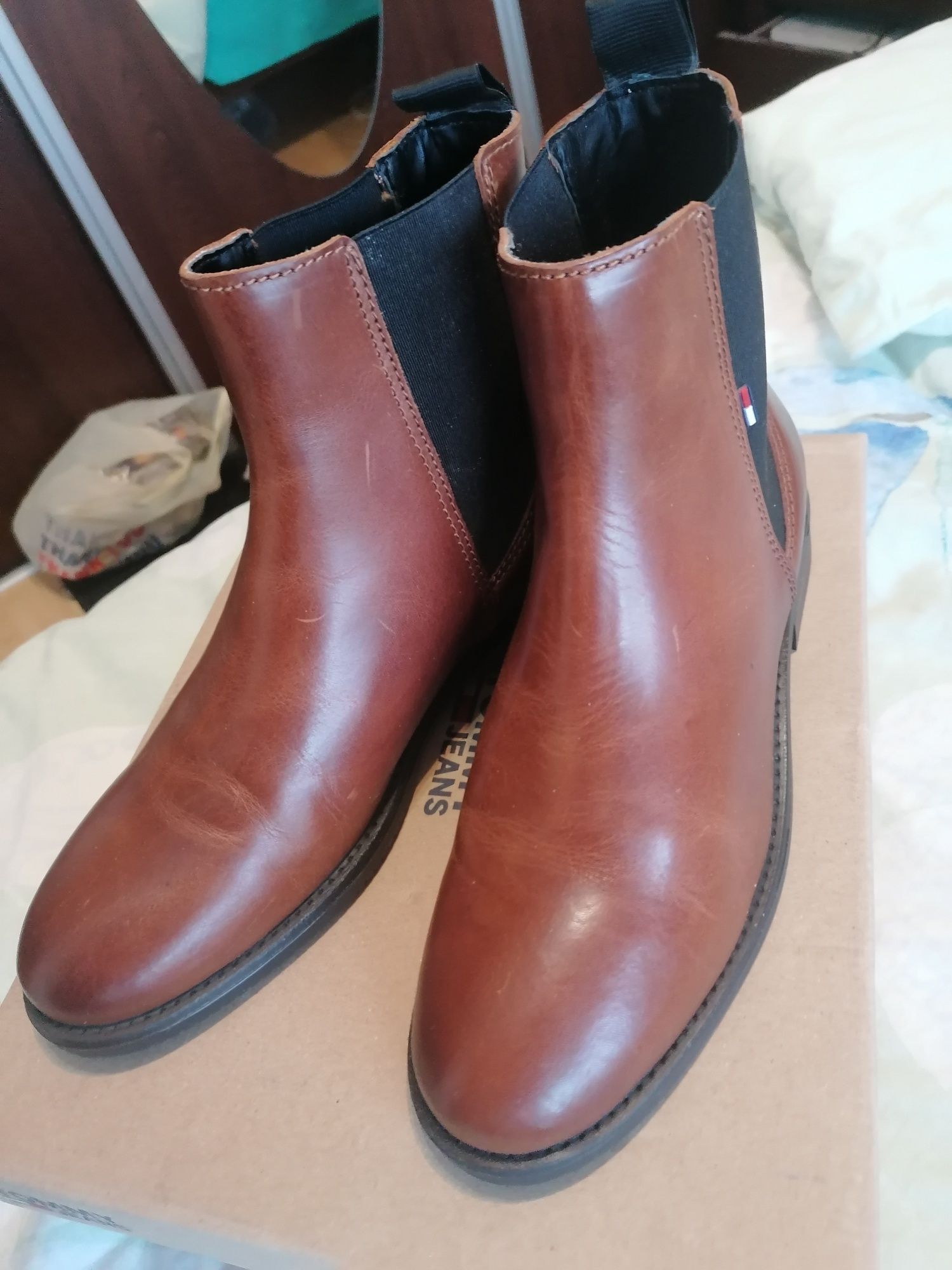 Ghete, botine Tommy jeans noi nr 38