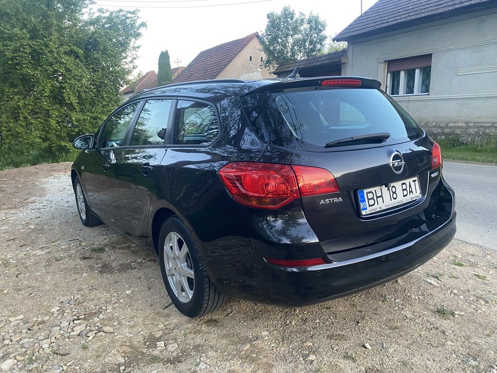 Opel Astra j 2012