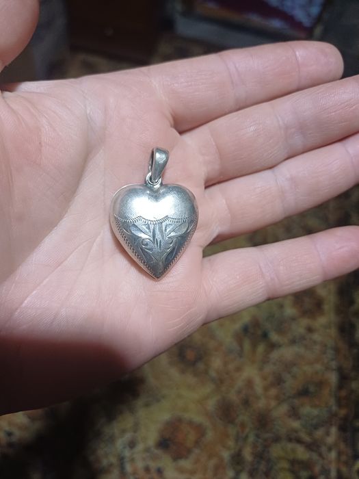 Продам подвеску в виде сердца