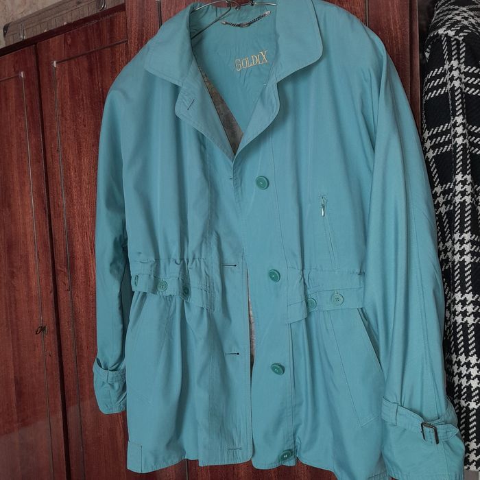 Продаётся женская куртка на весну-осень