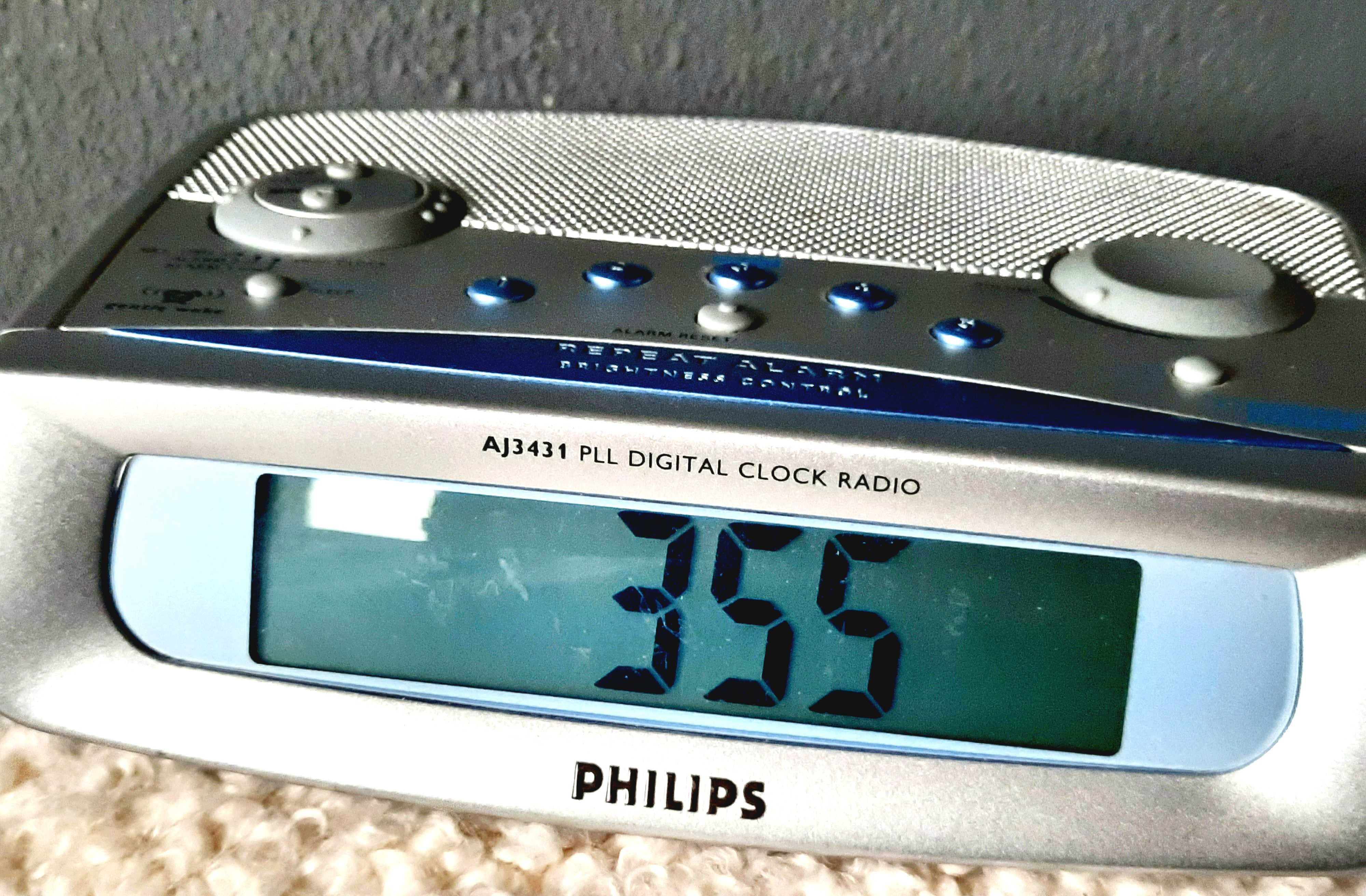 Philips радио часовник