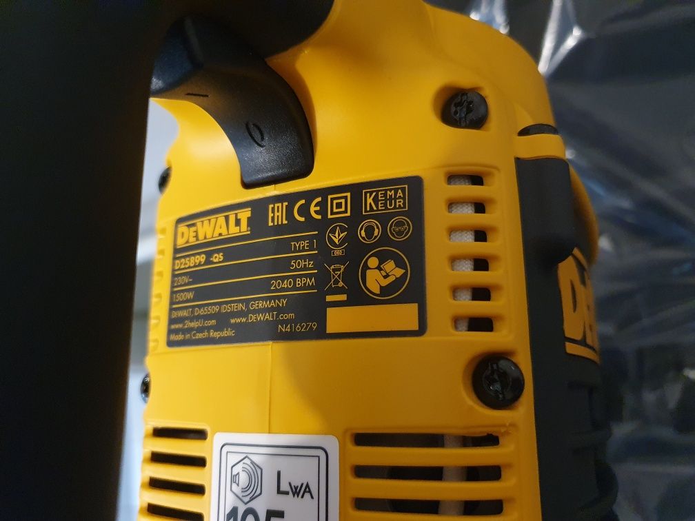 Отбойный молоток DeWALT D25899K