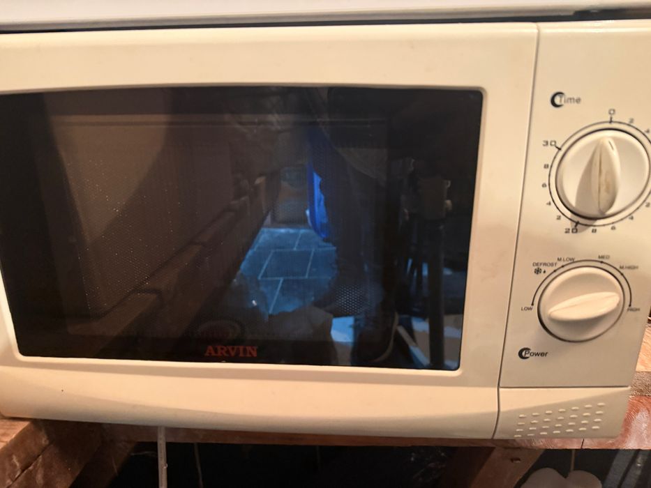 Продам микроволновую печь бу