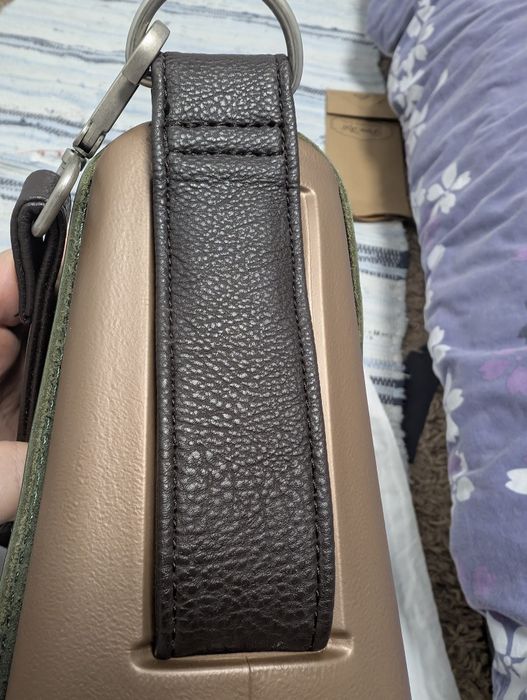 Obag кожена чанта за лаптоп