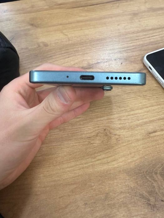 Продаю Xiaomi HyperOS