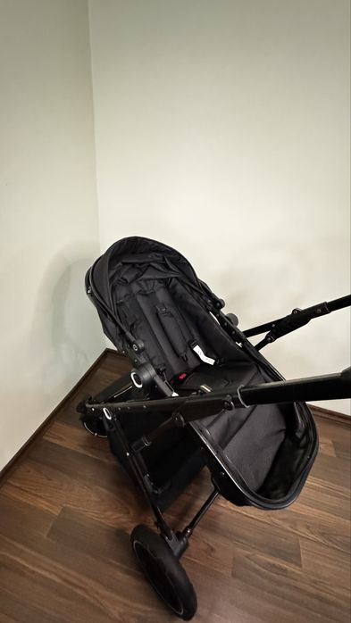 Количка с кош за кола