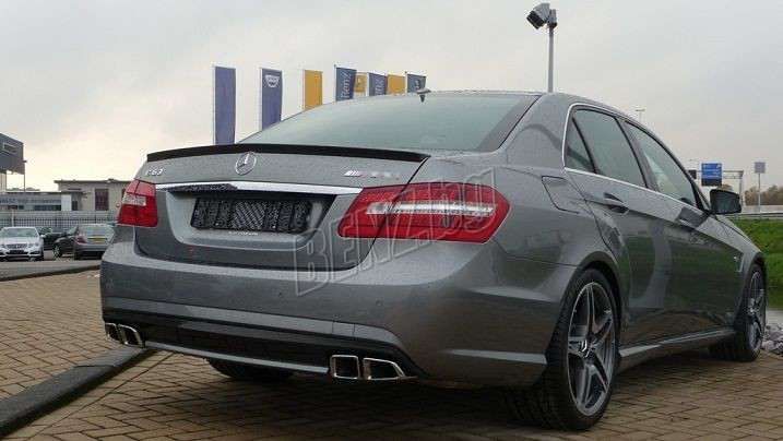 Спойлер AMG-Style за багажника на Mercedes W212 E class spoiler bagajn