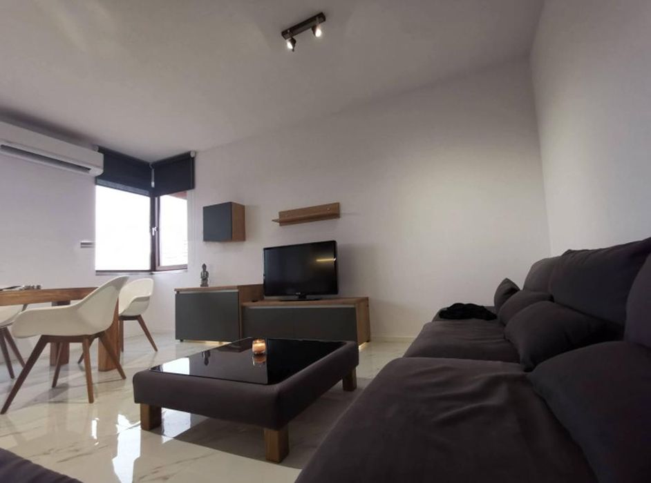 Дава се под наем Тристаен апартамент в Пловдив, Кършияка - 95 кв.м за 918 € - Снимка #3