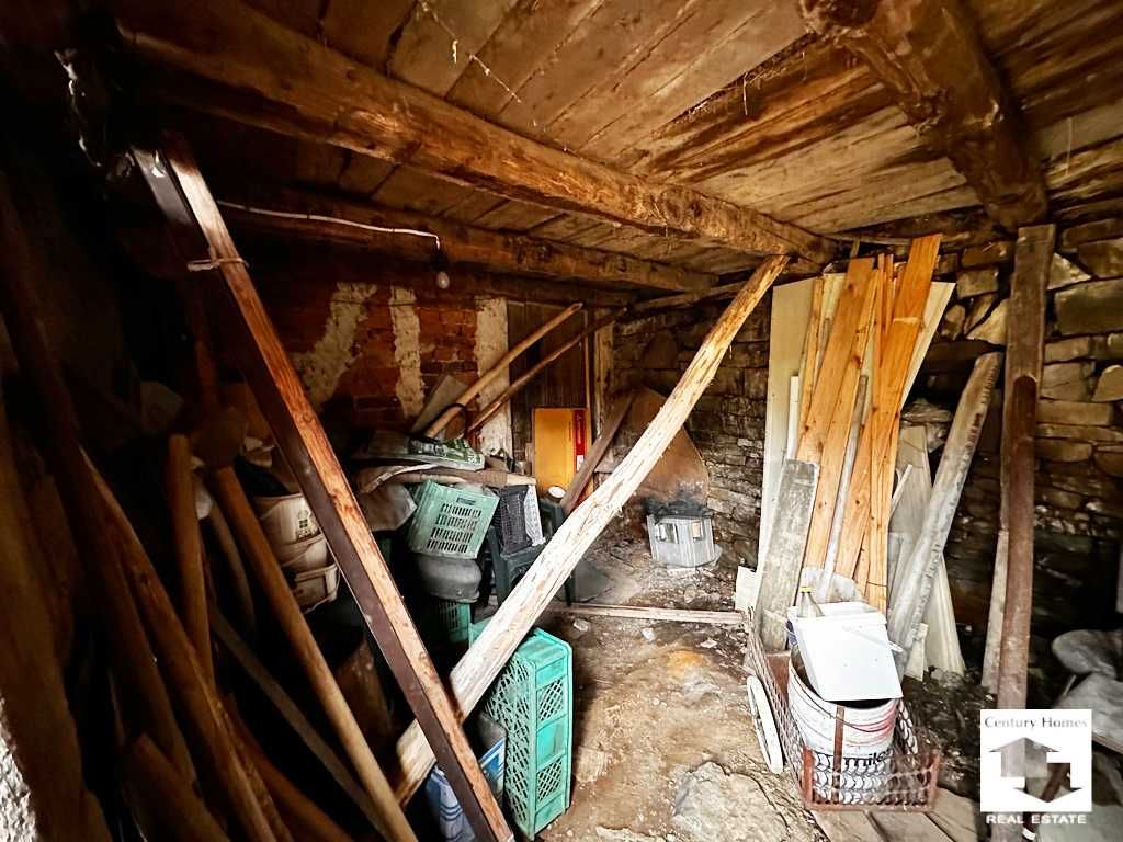 180057 Двуетажна къща в с. Станчов хан, на 12 км. от град Трявна
