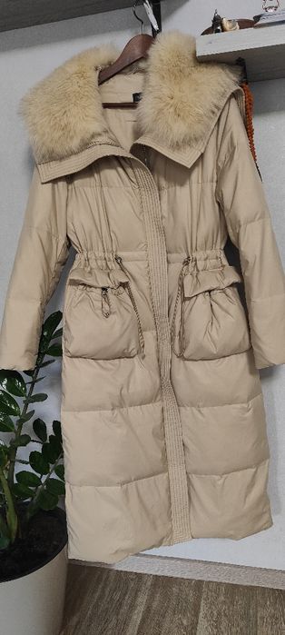 Продам парку женскую