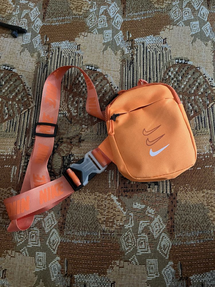 Nike advance hip pack