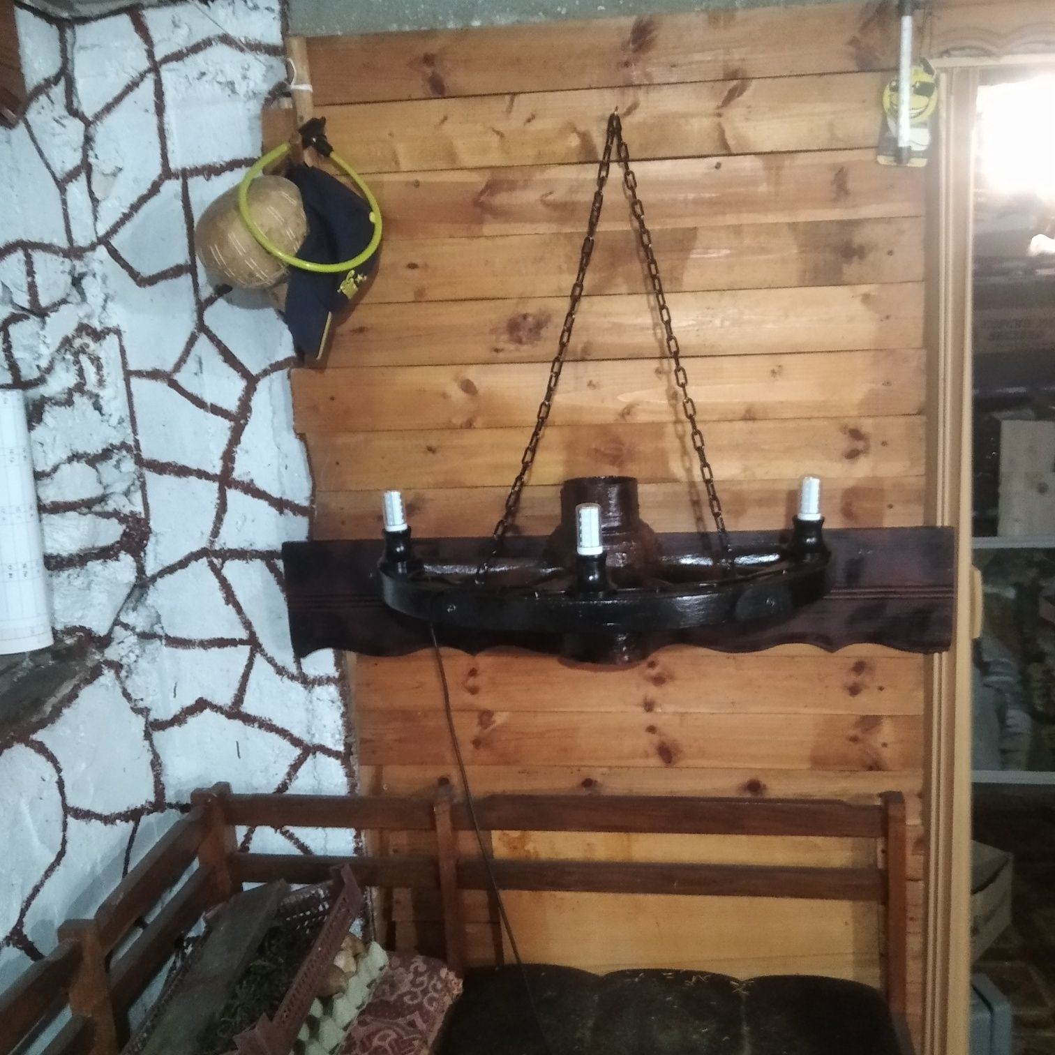 Стенни лампи от колело от каруца