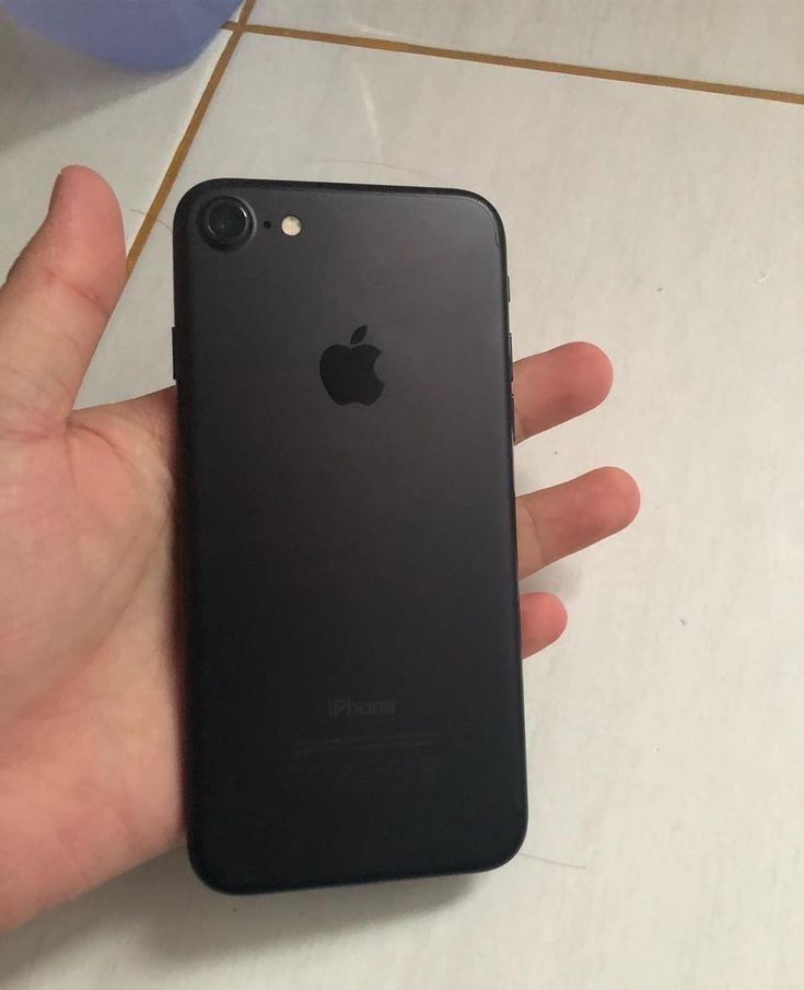 iPhone 7, 32 гб, Black (черный матовый цвет)