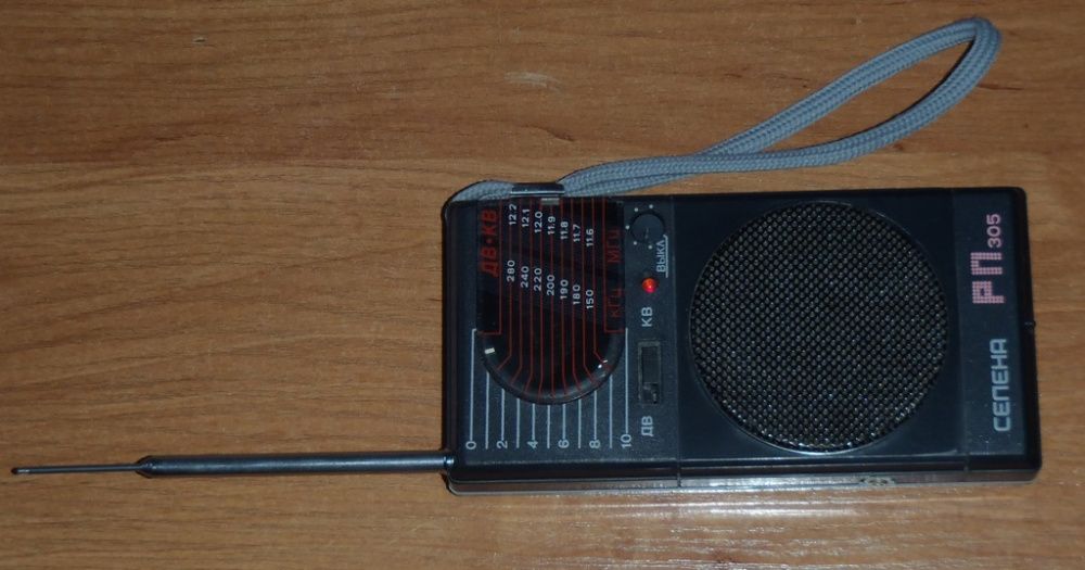 винтажный радио приемник СЕЛЕНА РП305 компактный экономичный