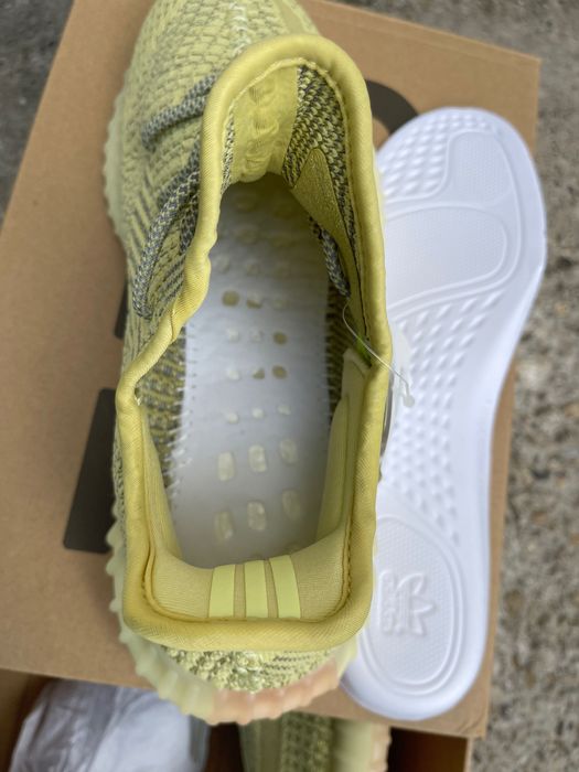 Yeezy 350v2 boost