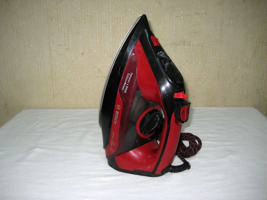 Утюг BOSCH 3000w оригинал отличном рабочим состоянии!