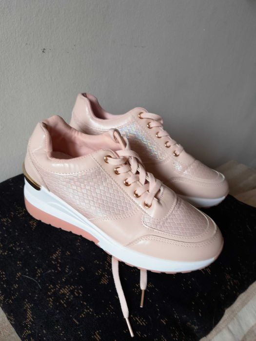 Красиви маратонки