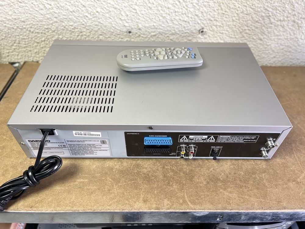 DAEWOO SD-7400 Video cassette recorder / DVD player