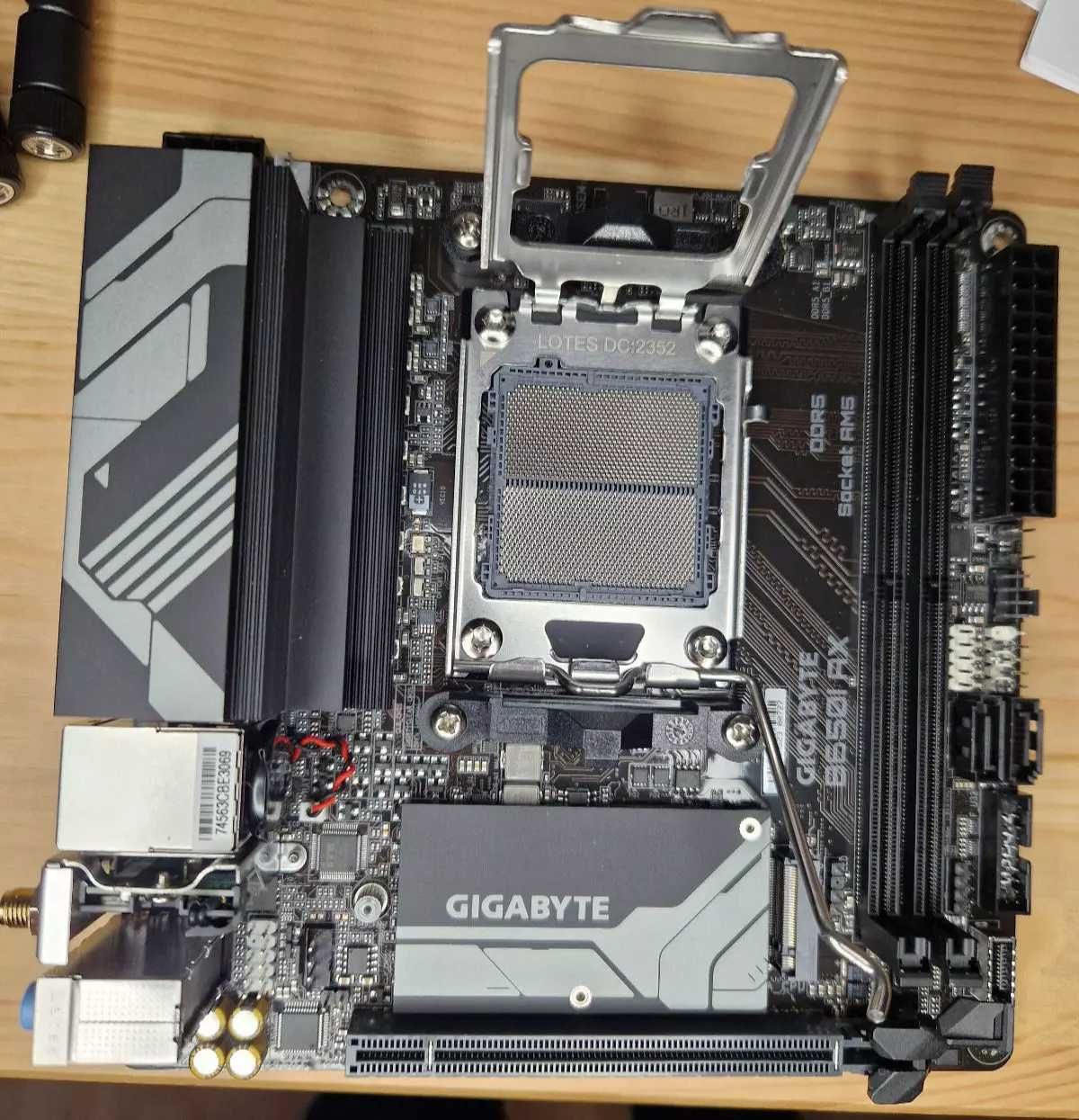 Gigabyte B650I AX Mini-ITX дънна платка AM5