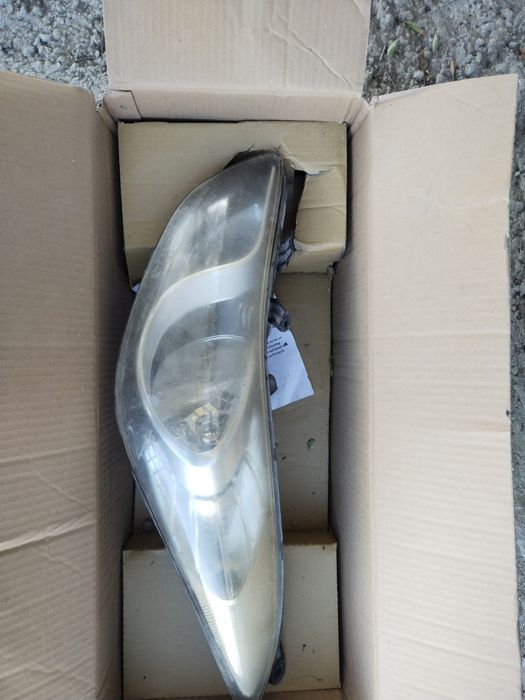 Продам фара 2011г