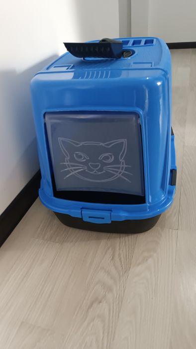 Латок для кошки закрытый