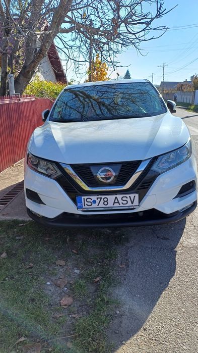Nissan Qashqai 2017. Stare impecabilǎ, cutie manula, motor 1.5………….etc