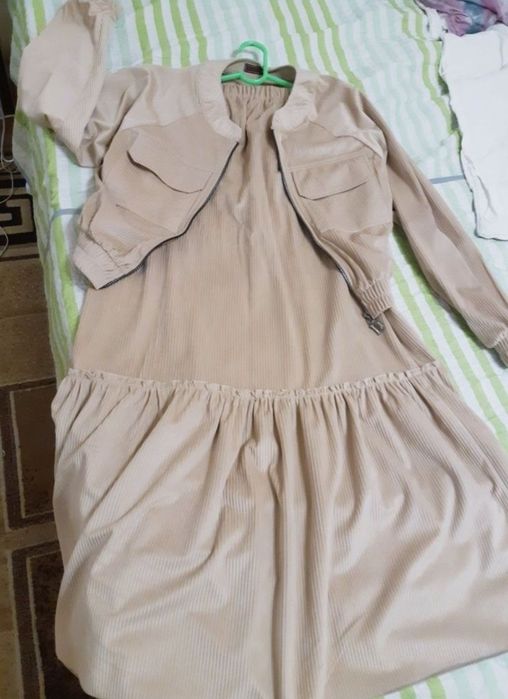 Срочно продам 2 костюма по 10000 тг. Брючный тройка. И двойка 10000тг