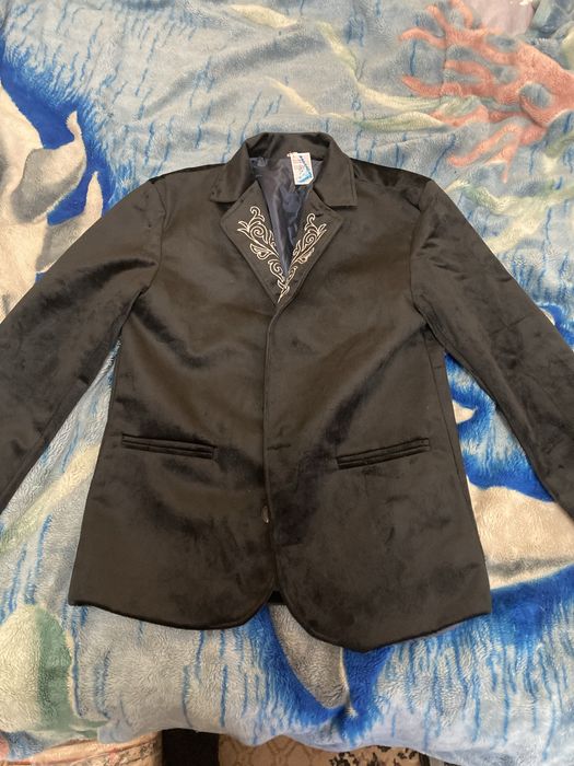 Продам пиджак новый.