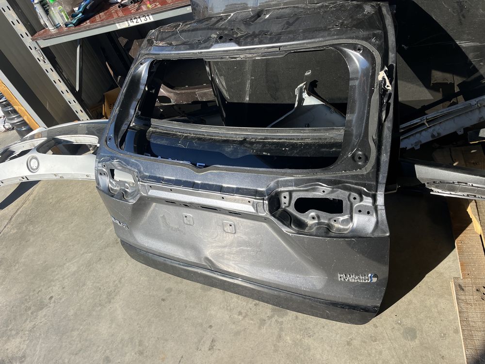 Багажник/капак Toyota Rav 4 2019- 2бр
