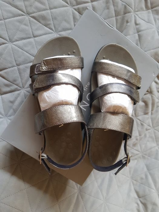 Ортопедични сандали Vionic