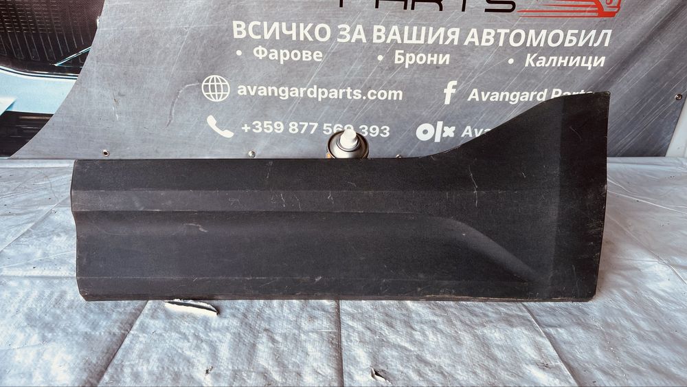 Декоративна лайстна за задна лява врата Volvo XC40 (2017-2024)